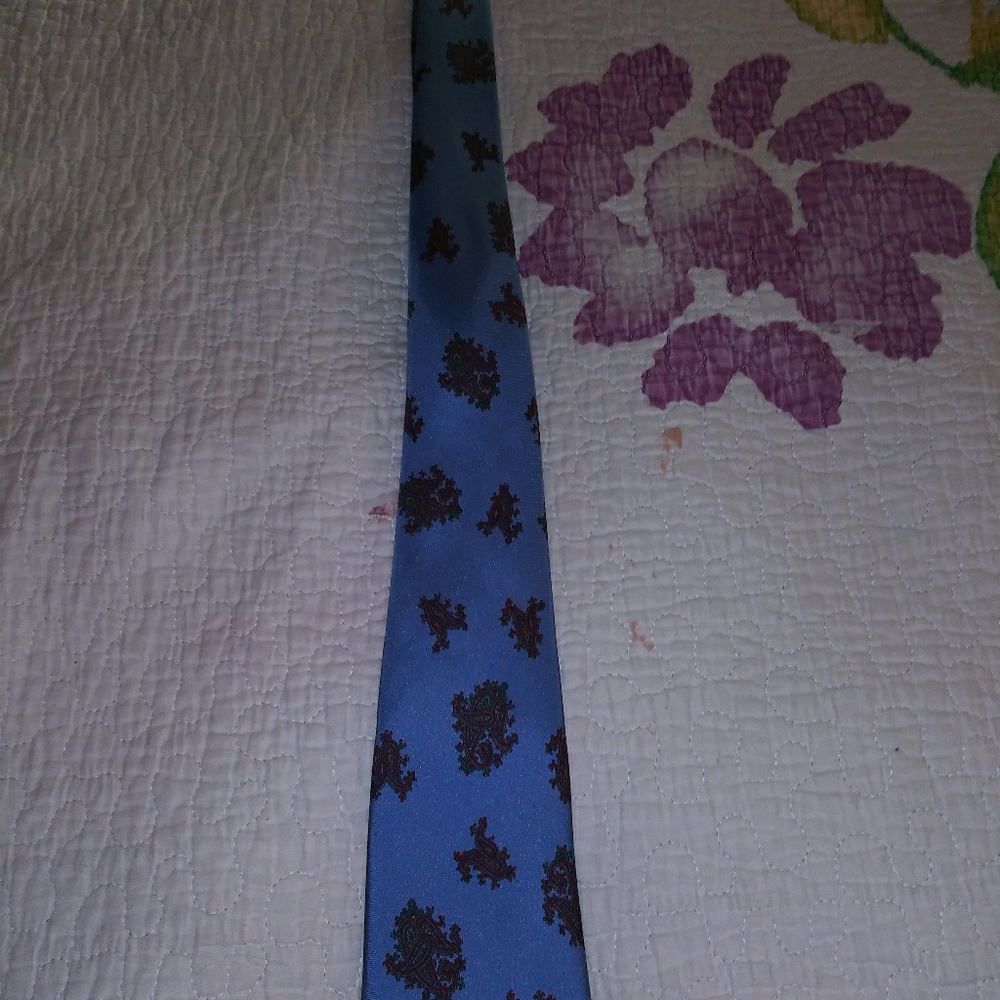 Men's Strawbridge & Clothier 100% SIlk YIe NWOT